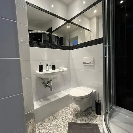 Adventure Base A&b *