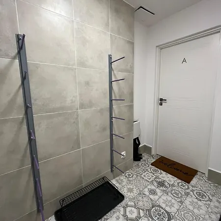 Adventure Base A&b *