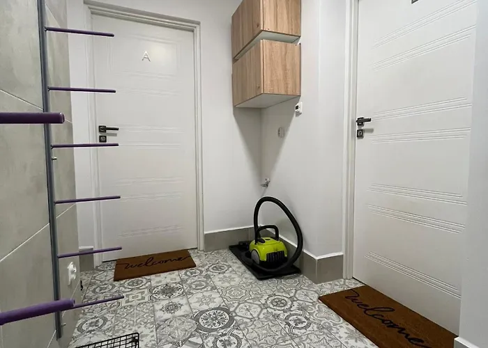 Apartment Adventure Base A&b